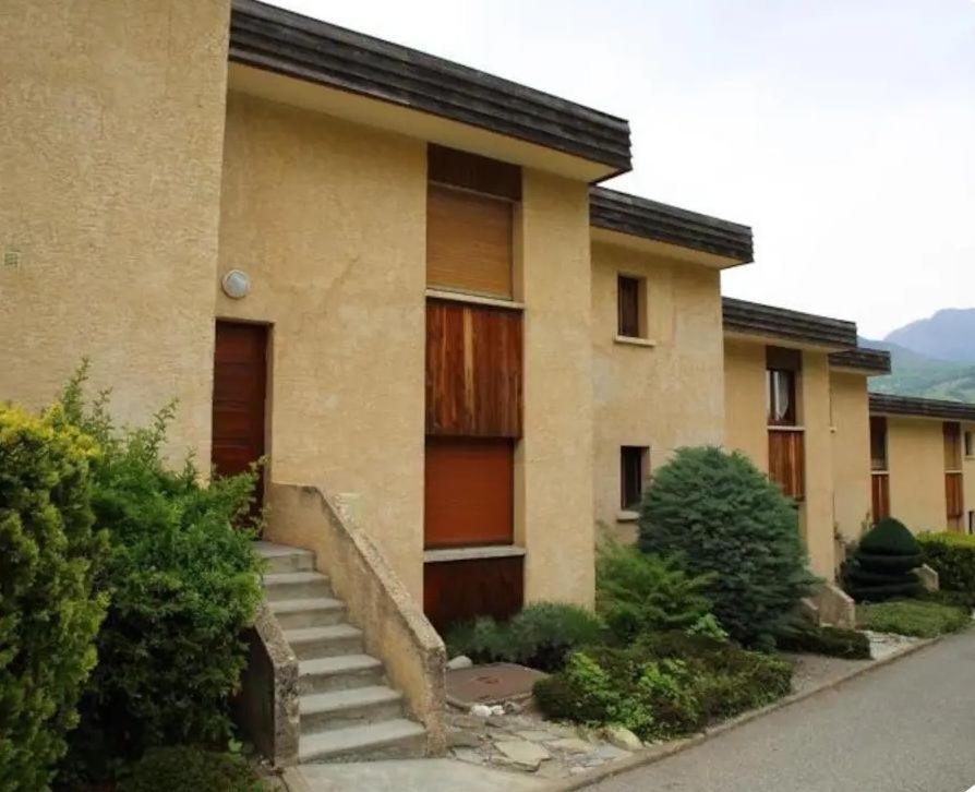 Le 17 Emeurode Apartman Savines Kültér fotó